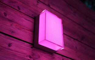 Philips Hue Semeru: Zwei neue Outdoor-Wandleuchten in Planung, günstiger als die Turaco. Preise, Ausstattung und offene Fragen.