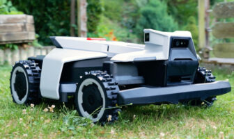 Der Segway Navimow X420 im Test: großer Mähroboter mit starker Hinderniserkennung, hoher Steigfähigkeit und Schwächen beim Kantenschnitt.
