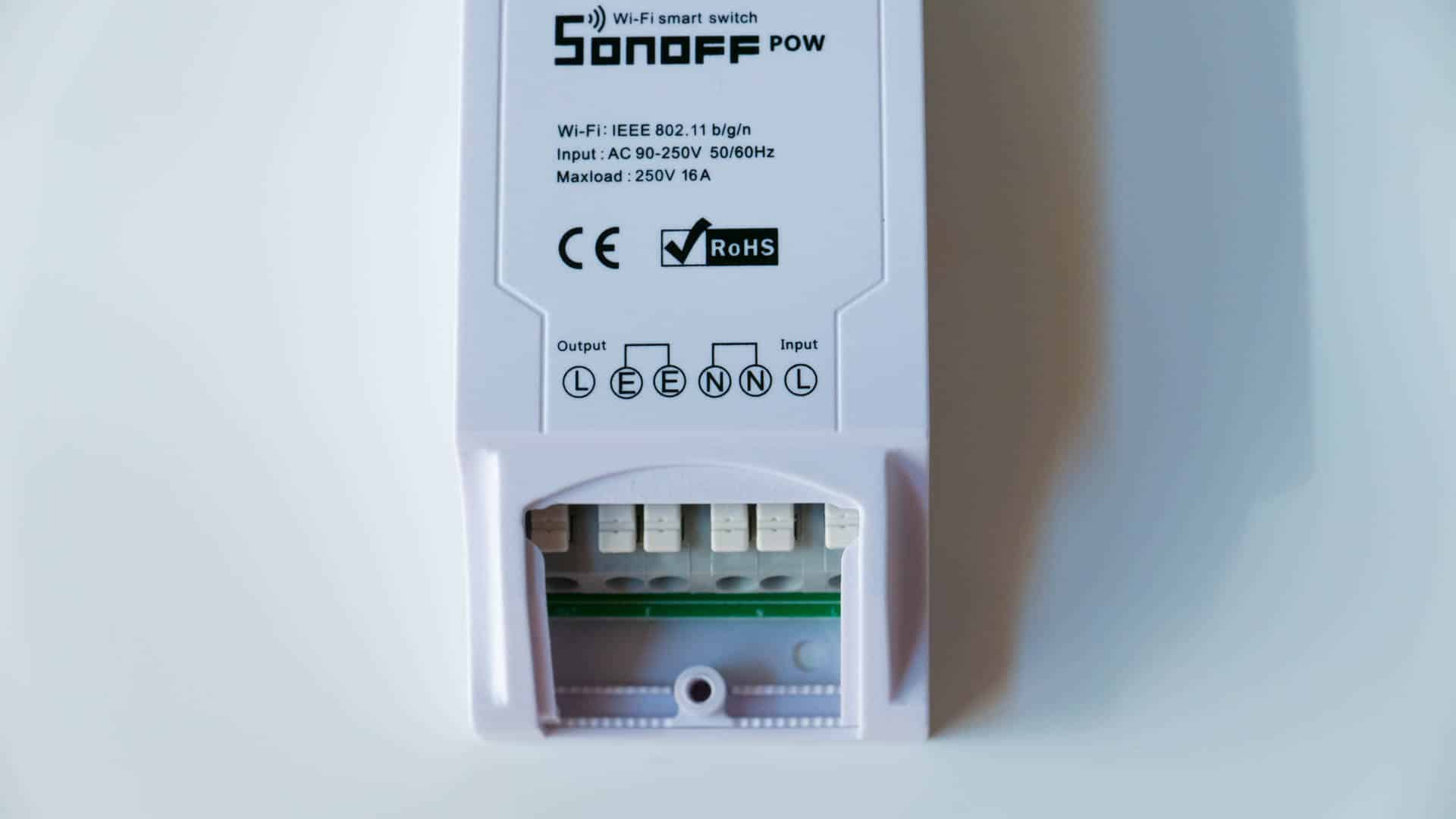 Sonoff-Pow-offen-oben-nah
