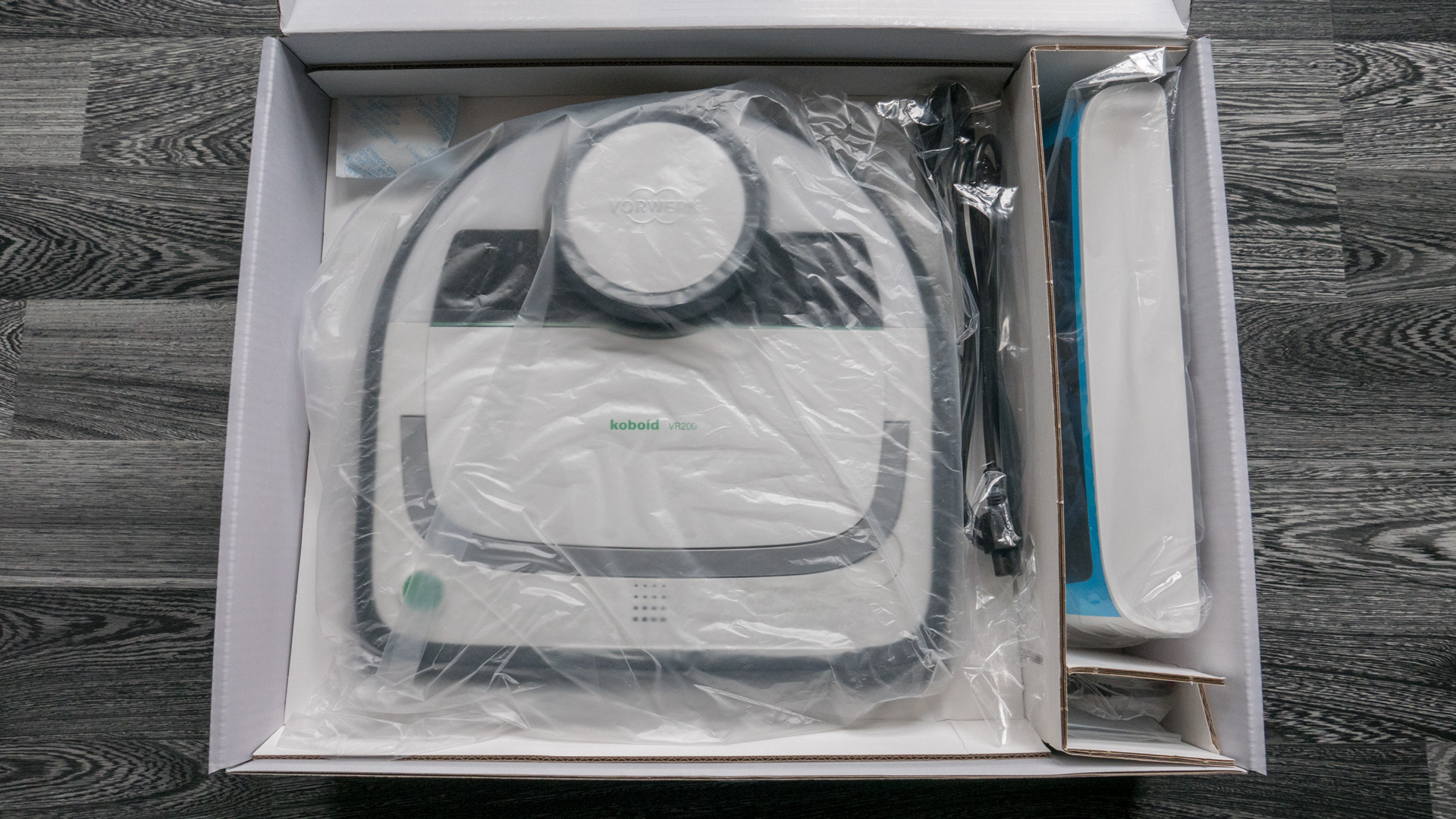 Vorwerk VR200 Unboxing 08