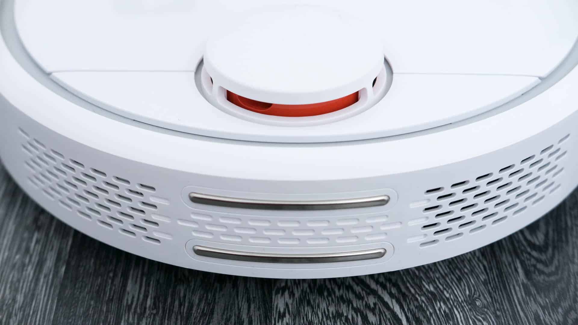 Xiaomi-Mi-Staubsauger-Roboter-im-Test-Ladeanschluss