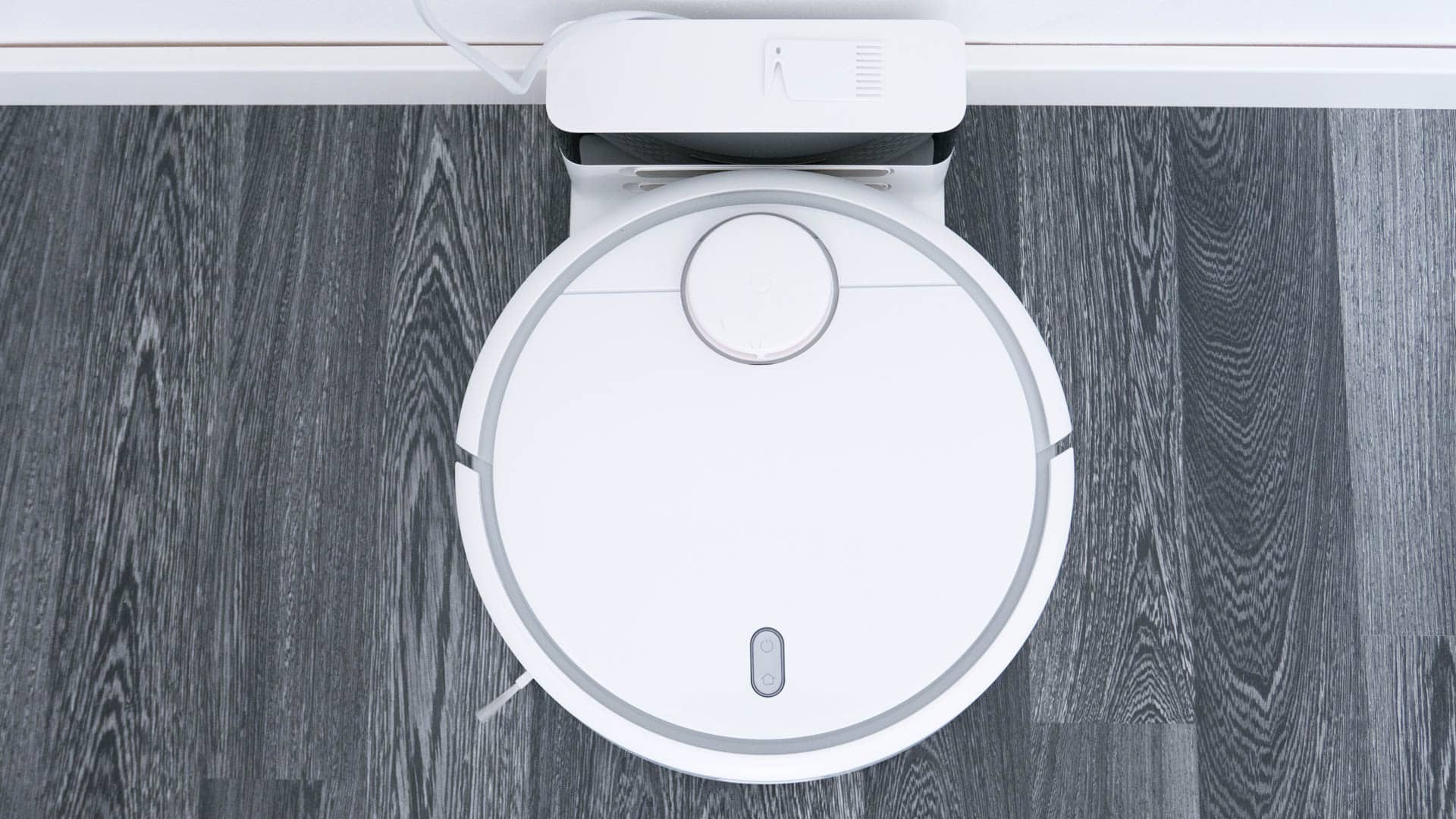 Xiaomi-Mi-Staubsauger-Roboter-im-Test-oben-mit-Station