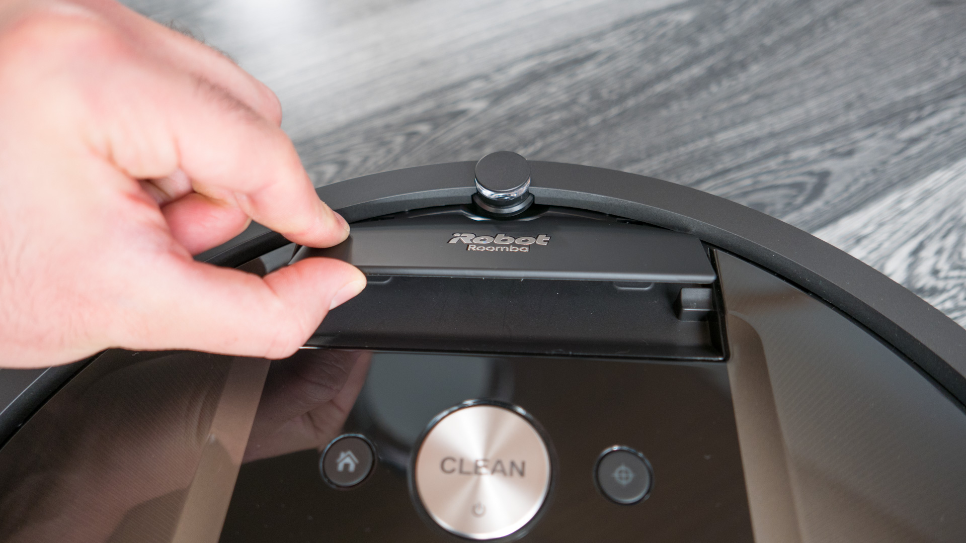 iRobot Roomba 980 Details 07