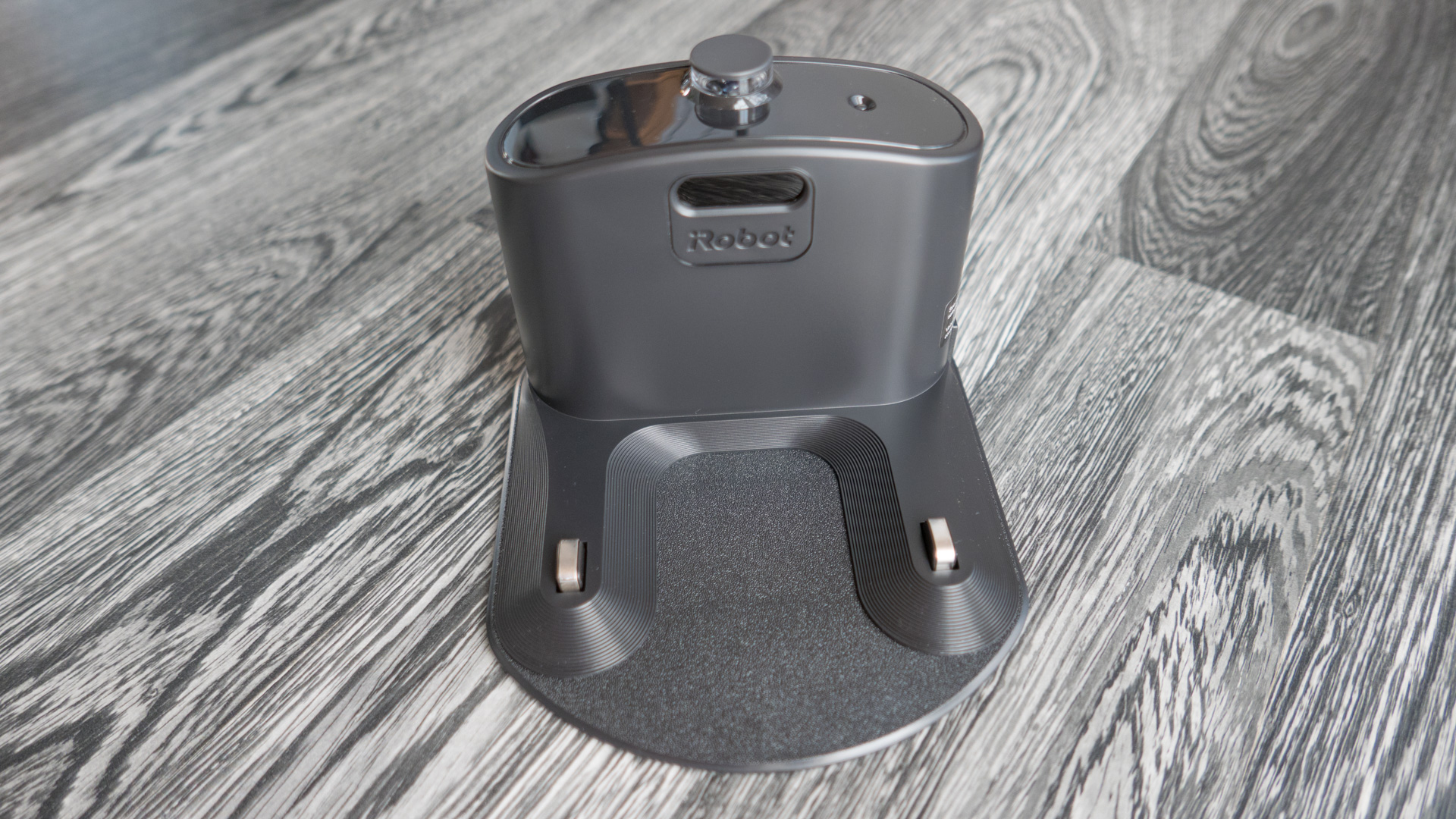 iRobot Roomba 980 Ladestation 03