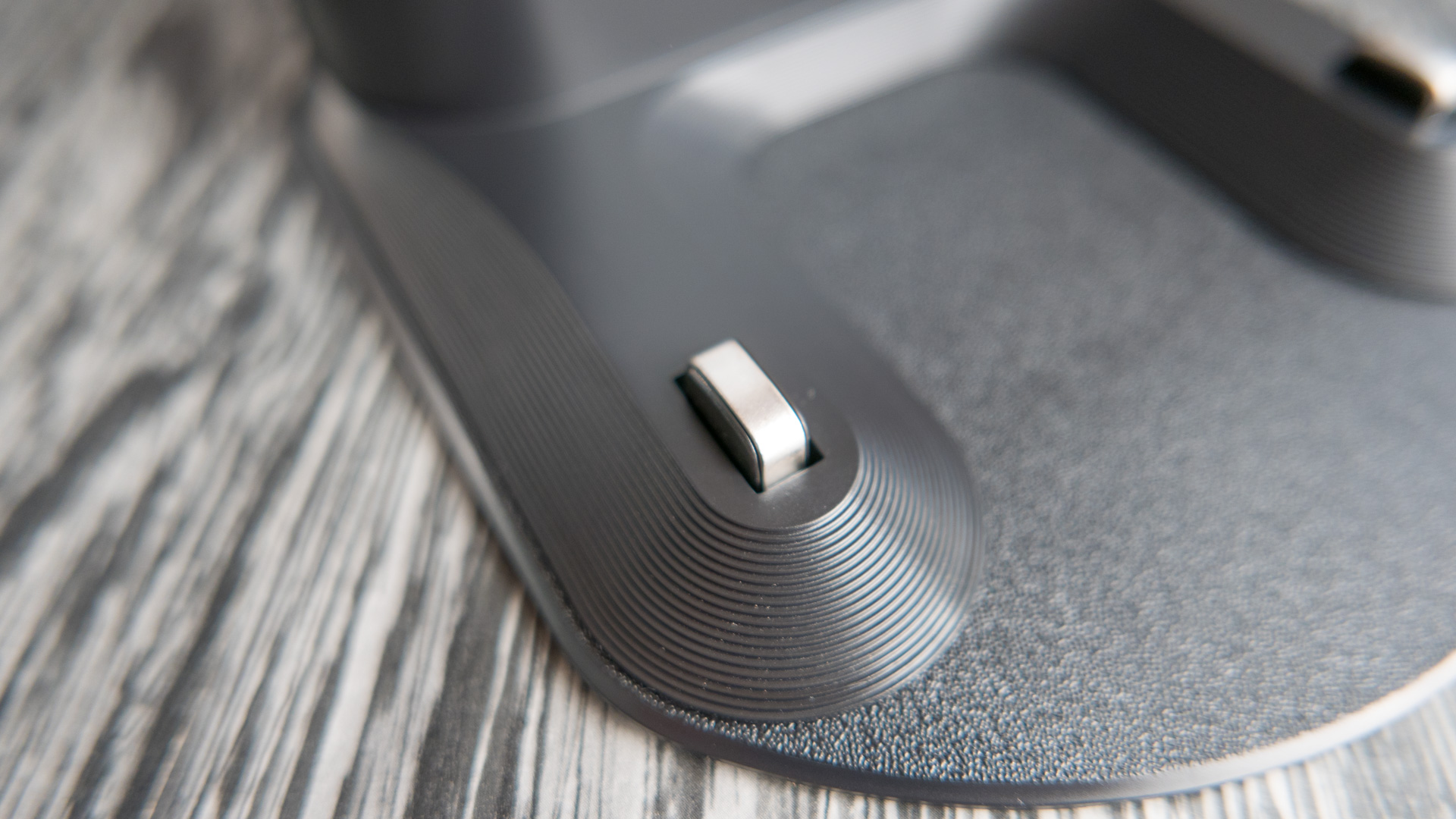 iRobot Roomba 980 Ladestation 04