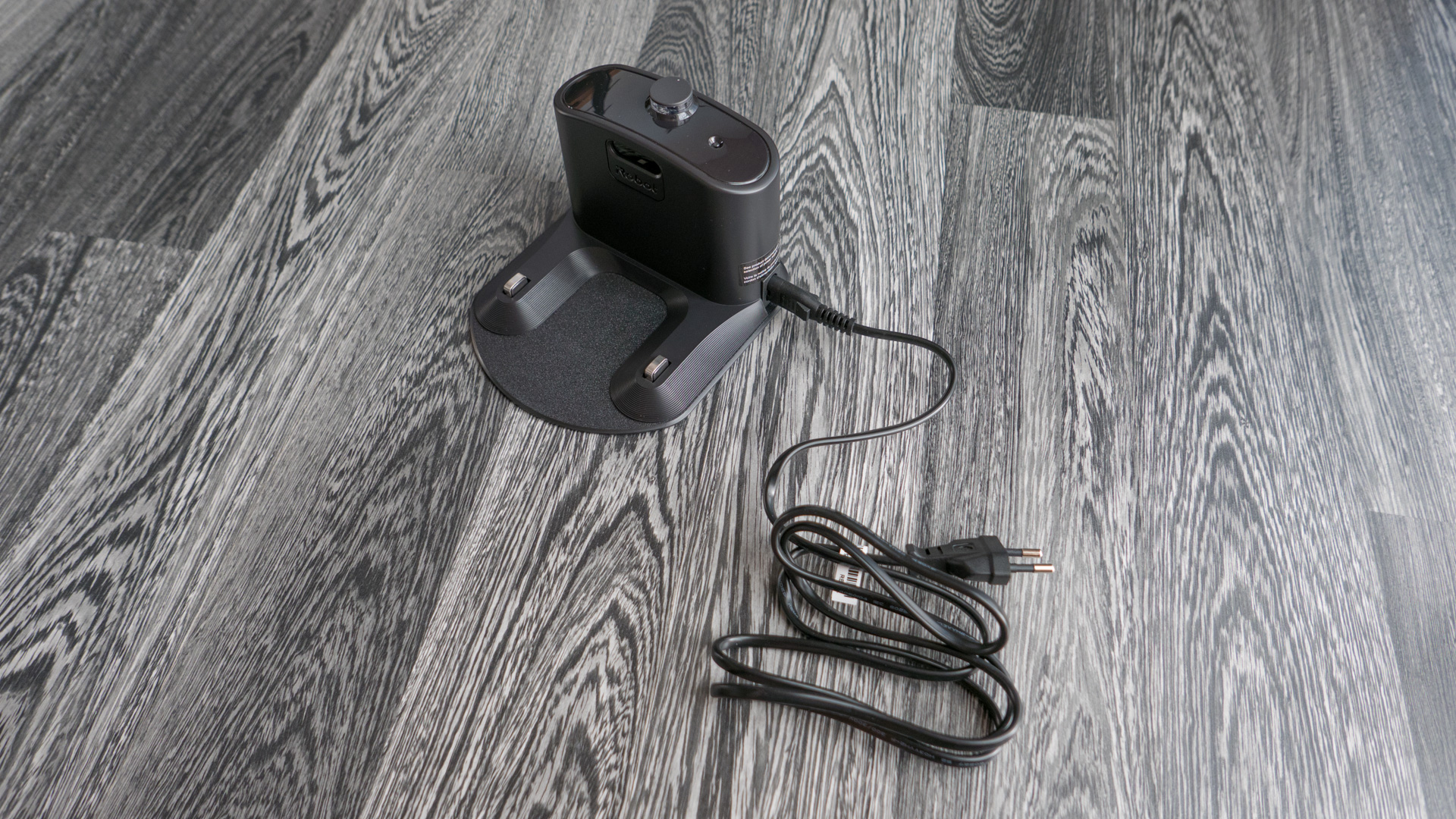 iRobot Roomba 980 Ladestation 11