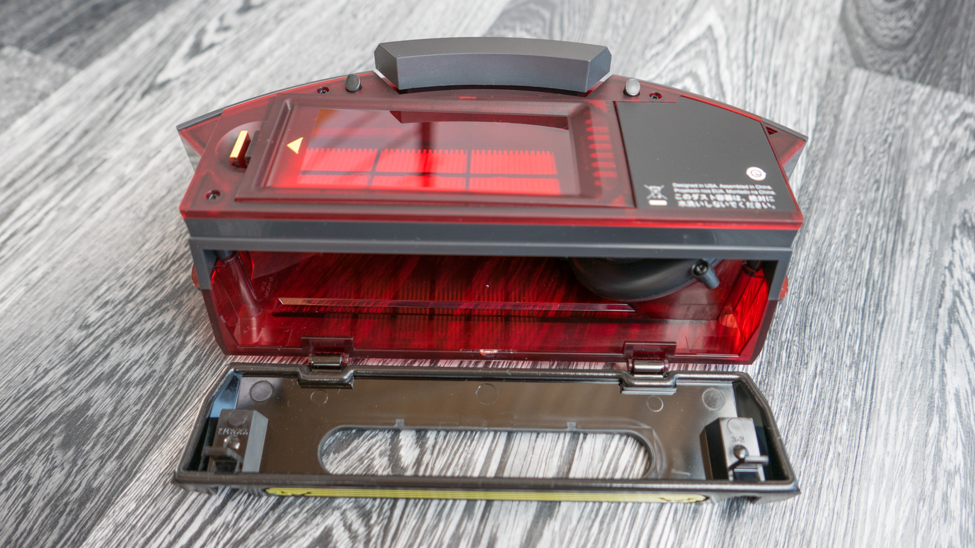 iRobot Roomba 980 Staubbehälter 09