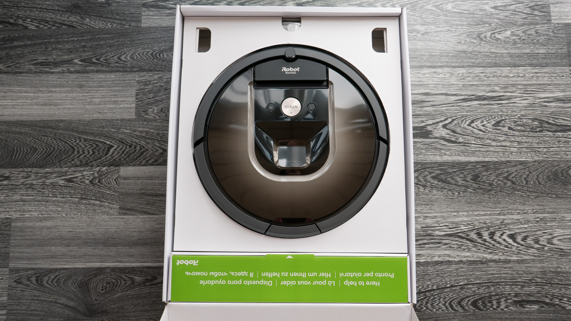 iRobot Roomba 980 Unboxing 07