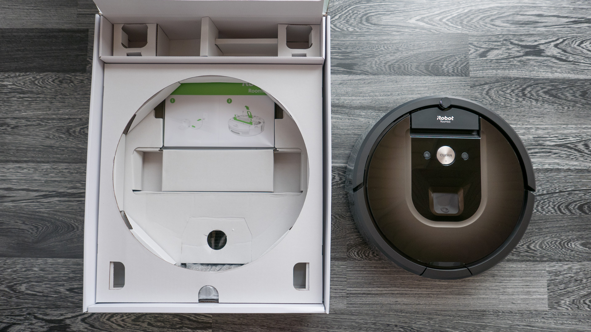 iRobot Roomba 980 Unboxing 12